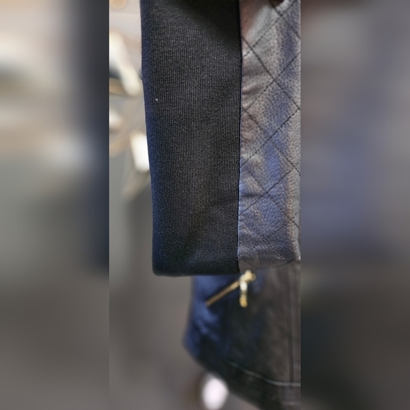 IMAN Global Chic Leather Jacket with Matching Driving Gloves - Picture 8 of 13